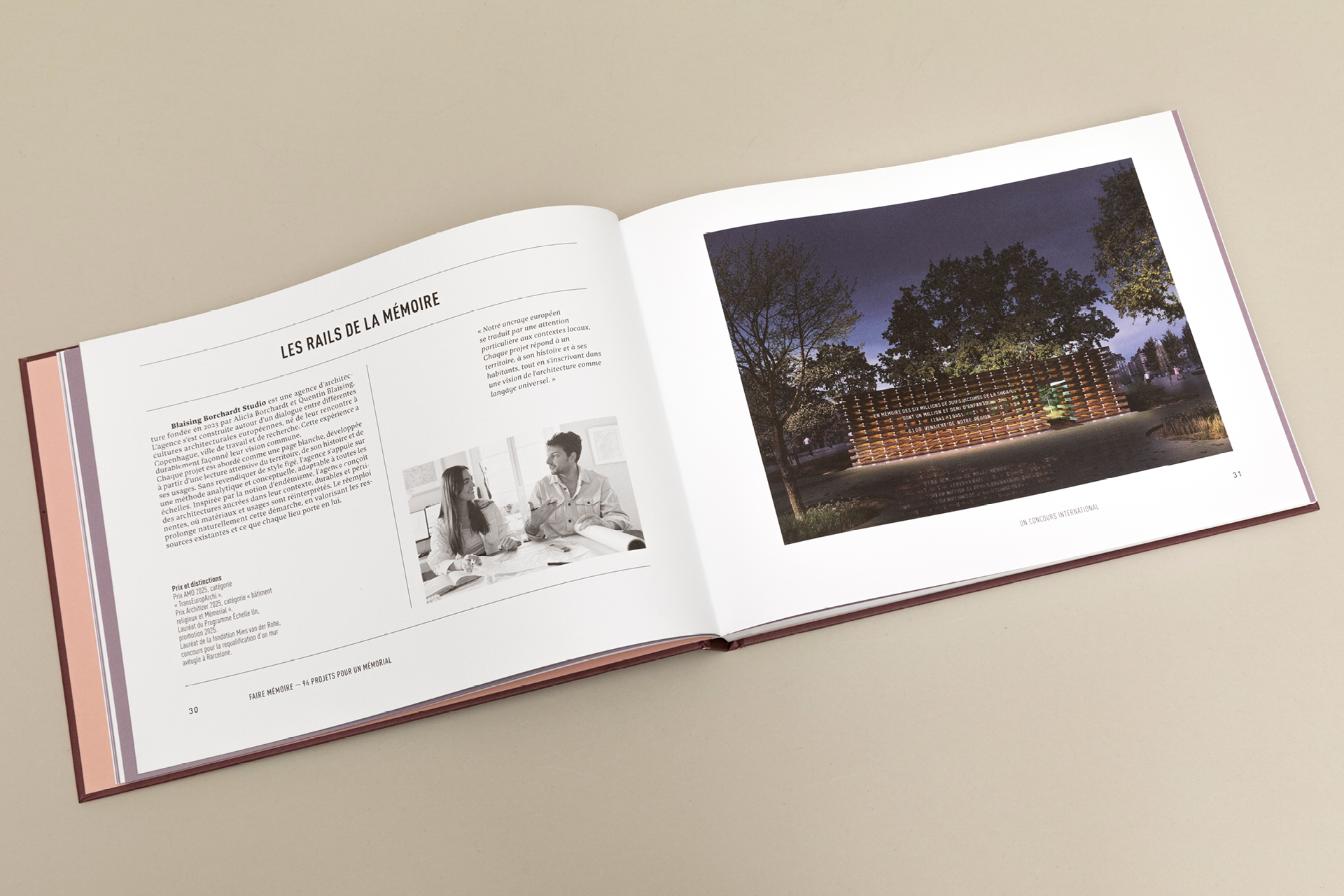 Double page du livre Faire mémoire sur le projet Les Rails de la mémoire, graphisme éditorial et mise en page